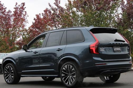 2026 Volvo XC90 B6 Ultra Dark Theme 6-Seater