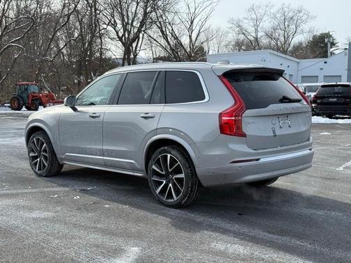 2024 Volvo XC90 B5 Plus Bright Theme