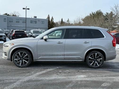2024 Volvo XC90 B5 Plus Bright Theme