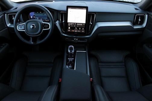 2026 Volvo XC60 B5 Ultra Black Edition