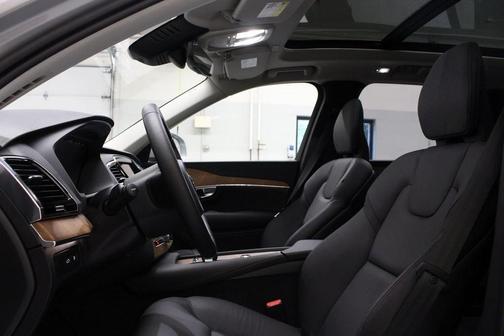 2025 Volvo XC90 Plug-In Hybrid T8 Plus 6-Seater