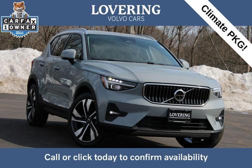 2025 Volvo XC40 B5 Plus Bright Theme