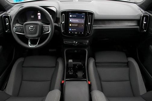 2024 Volvo XC40 Recharge Pure Electric Twin Core