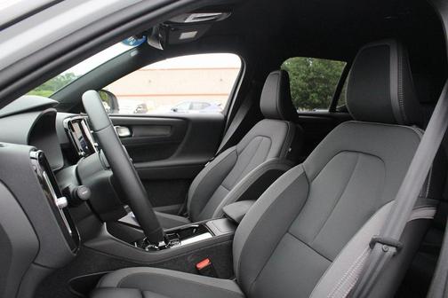 2024 Volvo XC40 Recharge Pure Electric Twin Core