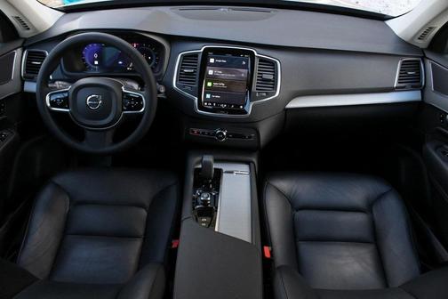 2024 Volvo XC90 B5 Core Bright Theme