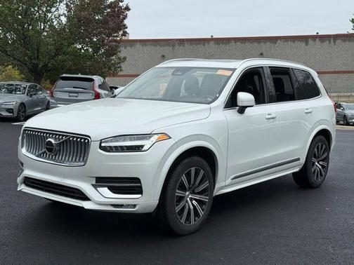 2025 Volvo XC90 B5 Core