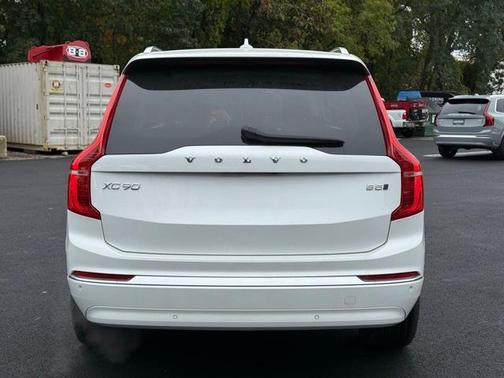2025 Volvo XC90 B5 Core
