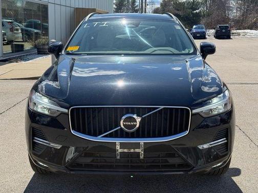 Onyx Black Metallic 2023 Volvo XC60 B5 Core