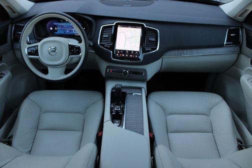 2023 Volvo XC90 B6 Plus 6-Seater