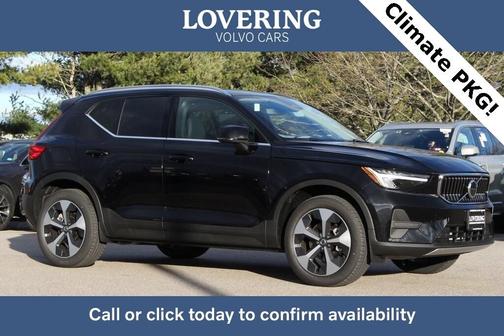 2025 Volvo XC40 B5 Core Bright Theme