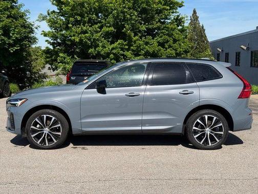 Gray Metallic 2023 Volvo XC60 B5 Plus Dark Theme