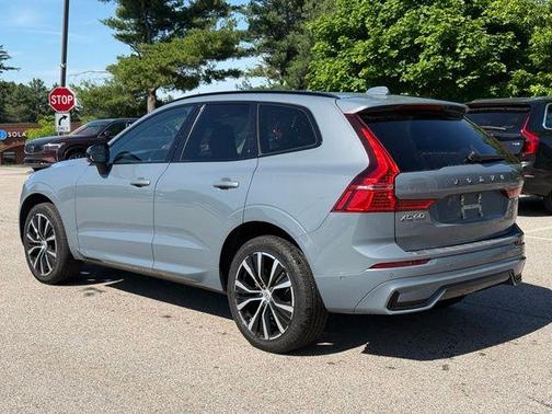 Gray Metallic 2023 Volvo XC60 B5 Plus Dark Theme