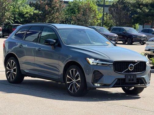 Gray Metallic 2023 Volvo XC60 B5 Plus Dark Theme