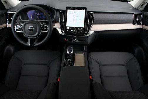 2025 Volvo XC90 B5 Plus 7-Seater