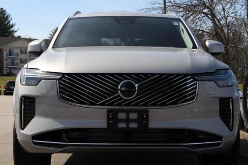 2025 Volvo XC90 Plug-In Hybrid T8 Ultra 7-Seater