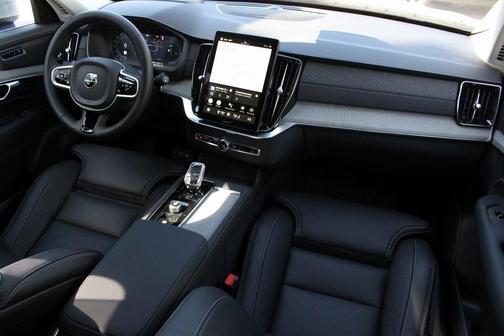2025 Volvo XC90 Plug-In Hybrid T8 Ultra 7-Seater