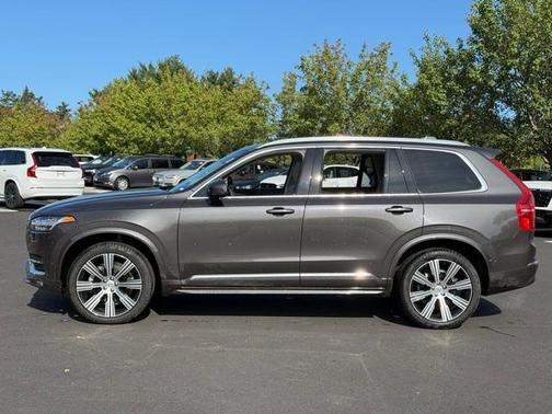 2024 Volvo XC90 B6 Plus Bright Theme 6-Seater