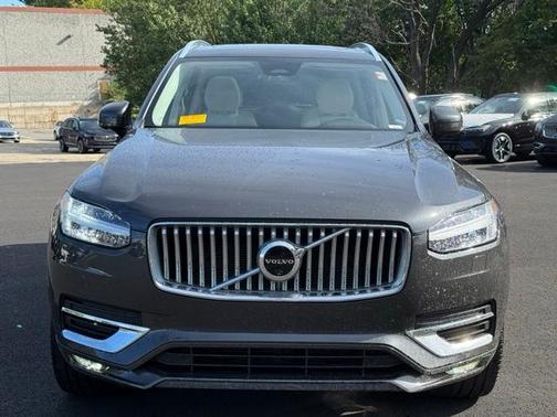 2024 Volvo XC90 B6 Plus Bright Theme 6-Seater