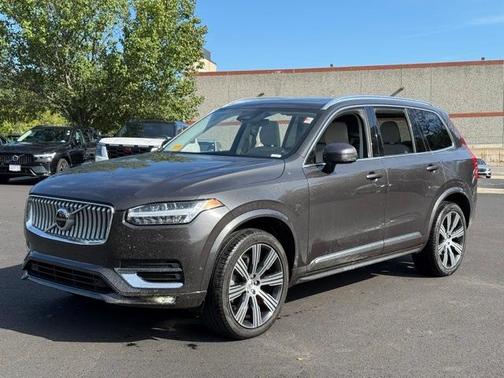 2024 Volvo XC90 B6 Plus Bright Theme 6-Seater