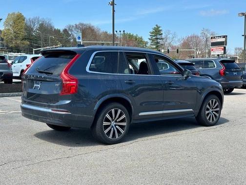 2024 Volvo XC90 B5 Plus Bright Theme
