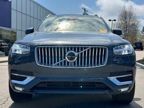 2024 Volvo XC90 B5 Plus Bright Theme