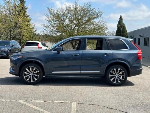 2024 Volvo XC90 B5 Plus Bright Theme