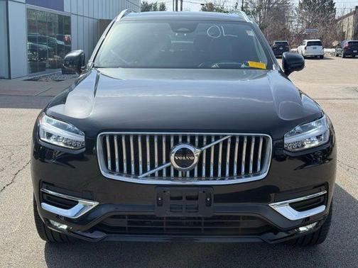Onyx Black Metallic 2023 Volvo XC90 B6 Ultimate 7-Seater