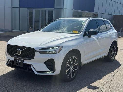 2023 Volvo XC60 B5 Plus Dark Theme