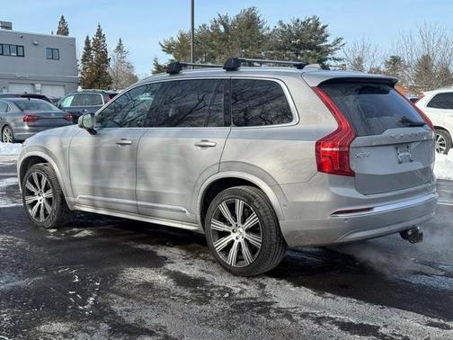 2024 Volvo XC90 B6 Ultimate Bright Theme 7-Seater