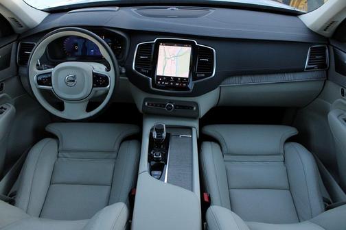 2023 Volvo XC90 Recharge Plug-In Hybrid T8 Ultimate Bright Theme 7-Seater