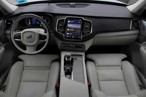 2024 Volvo XC90 Recharge Plug-In Hybrid T8 Ultimate Bright Theme 7-Seater