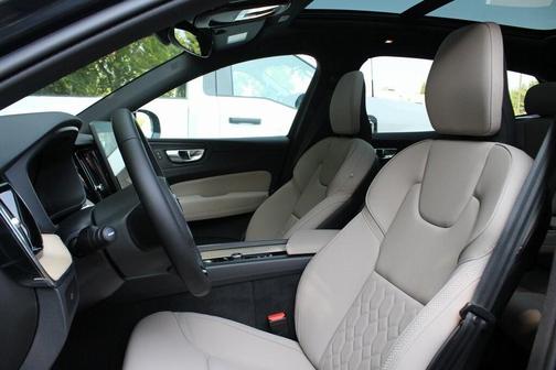 2026 Volvo XC60 B5 Core