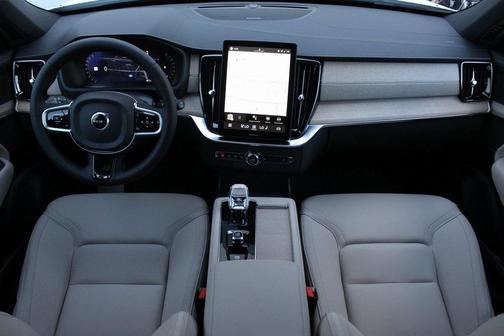 2026 Volvo XC60 B5 Core