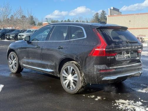 2023 Volvo XC60 B5 Plus Bright Theme