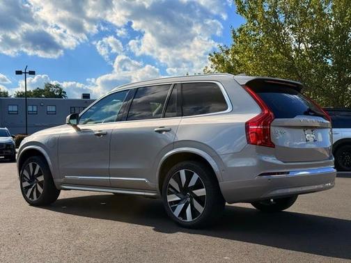 2024 Volvo XC90 Recharge Plug-In Hybrid T8 Plus Bright Theme 7 Passenger