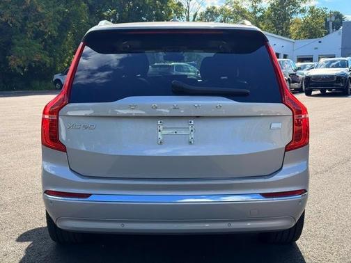2024 Volvo XC90 Recharge Plug-In Hybrid T8 Plus Bright Theme 7 Passenger