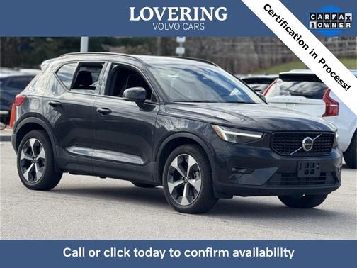 2025 Volvo XC40 B5 Plus Dark Theme