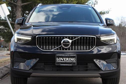 2025 Volvo XC40 B5 Core Bright Theme
