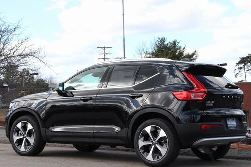 2025 Volvo XC40 B5 Core Bright Theme