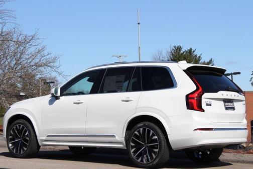 2025 Volvo XC90 B6 Plus 7-Seater