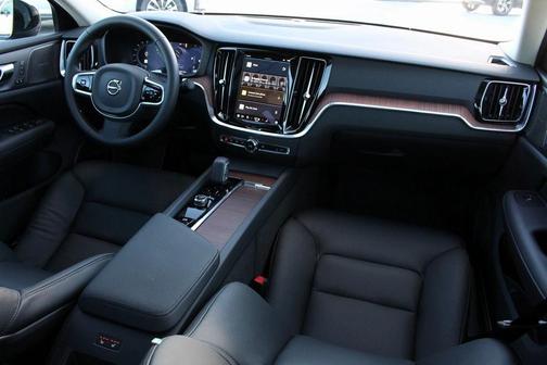 2025 Volvo S60 B5 Plus