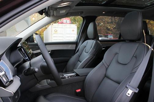 2026 Volvo XC90 B6 Ultra Dark Theme 7-Seater