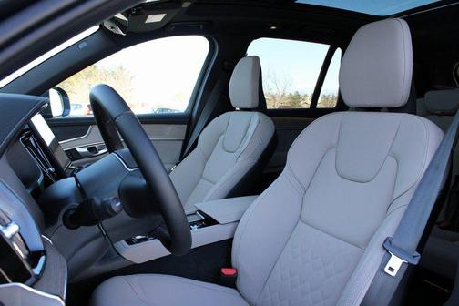 2026 Volvo XC90 B5 Core