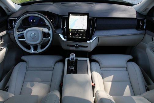 2026 Volvo XC90 B6 Ultra 7-Seater