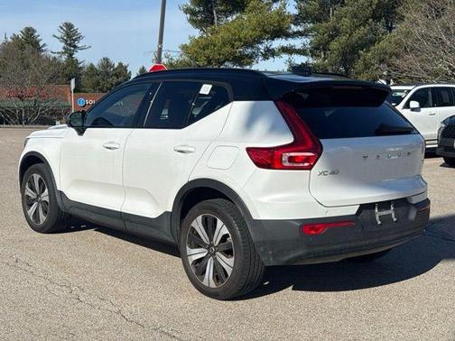 Crystal White Metallic 2023 Volvo XC40 Recharge Pure Electric Twin Core