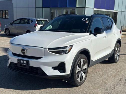 Crystal White Metallic 2023 Volvo XC40 Recharge Pure Electric Twin Core