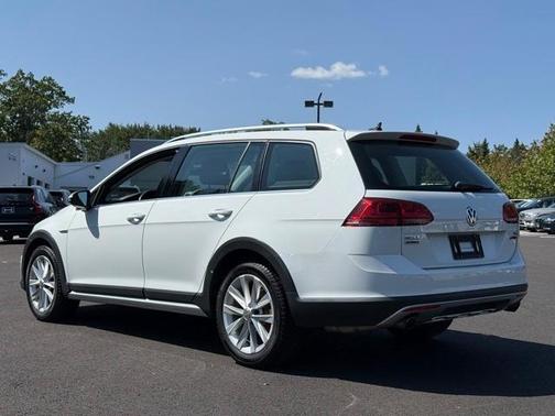 2017 Volkswagen Golf Alltrack TSI SE