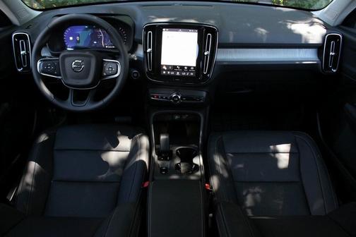 2026 Volvo XC40 B5 Core