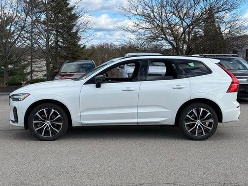 2025 Volvo XC60 B5 Plus