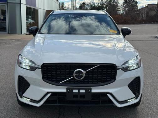 2025 Volvo XC60 B5 Plus